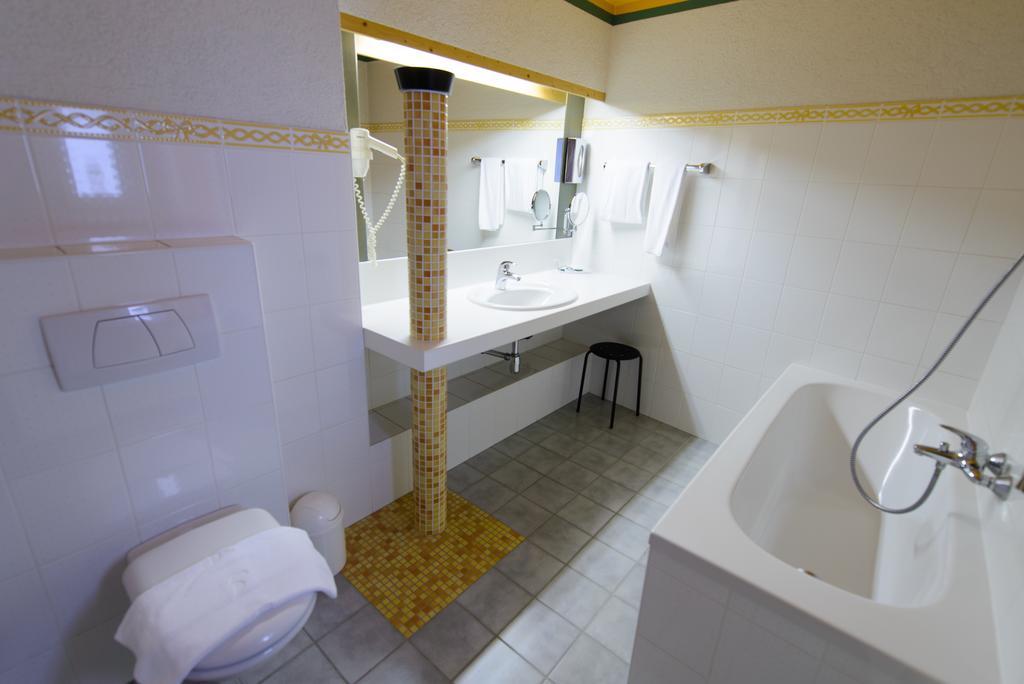 Gasthof Hotel Zweimueller Grieskirchen Quarto foto