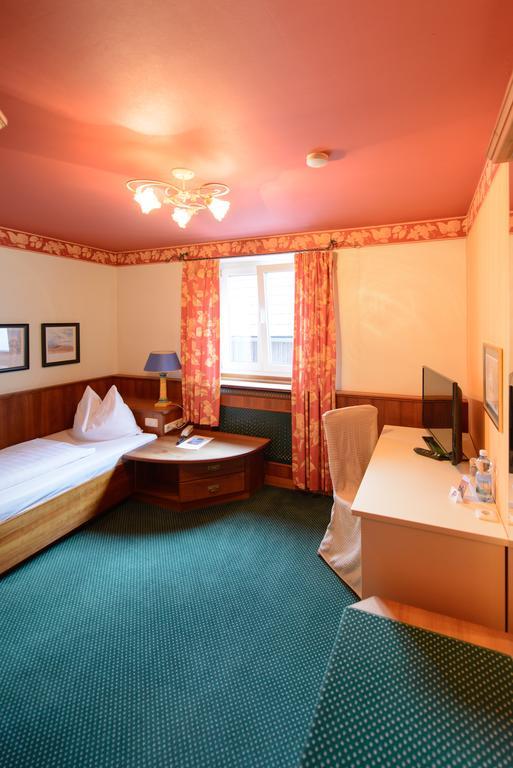 Gasthof Hotel Zweimueller Grieskirchen Quarto foto